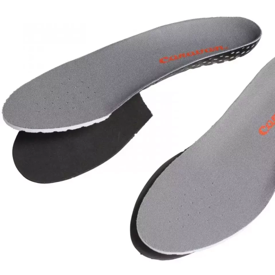 キャラバンの登山靴のサイズと共通点