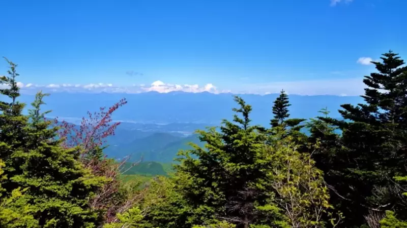 恵那山から中央アルプスの眺め