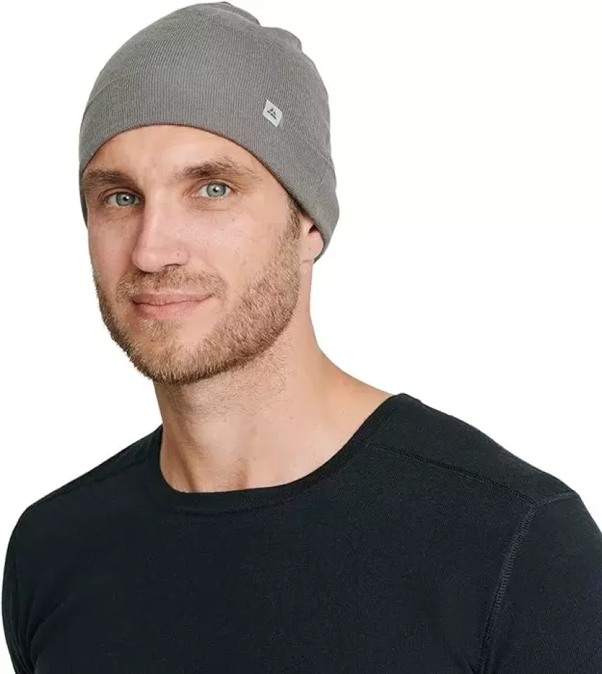 耳も温めてくれる薄手のメリノウールビーニー