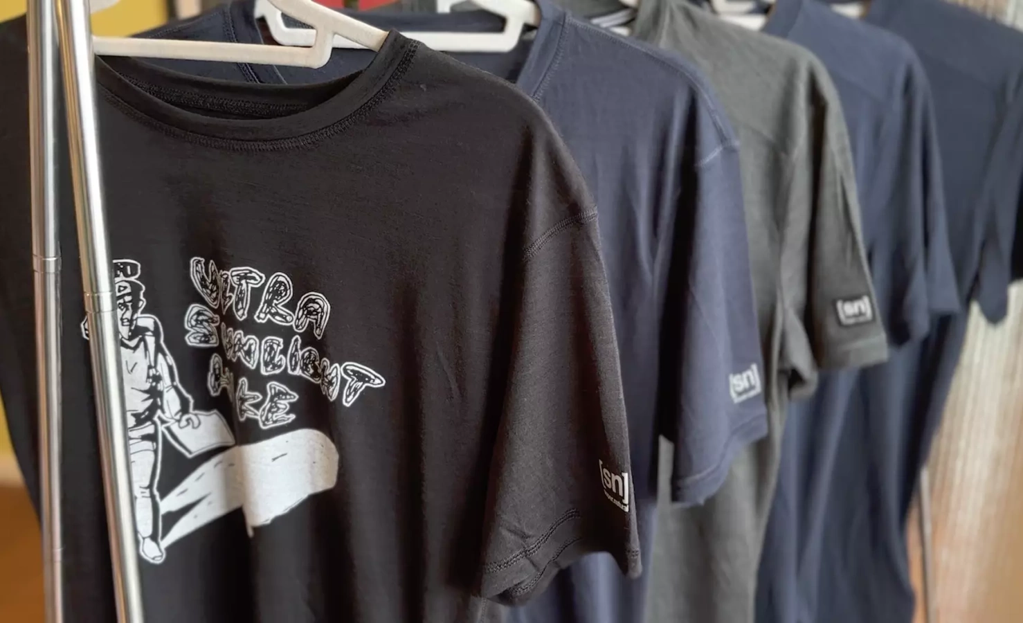 登山から普段使いに究極のメリノウールTシャツが登場『山旅速乾メリノウールTシャツ』