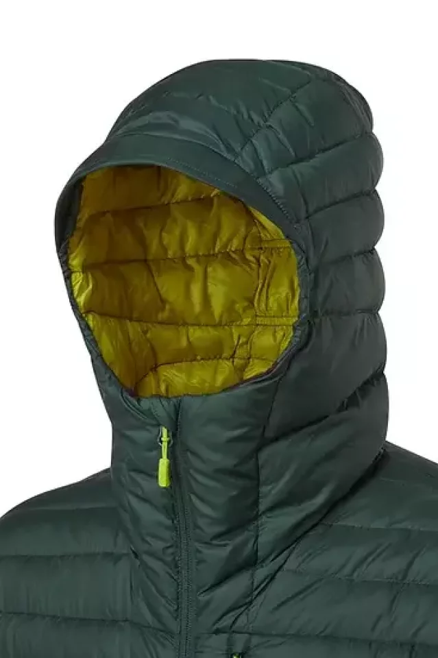 頭にフィットするフードデザイン