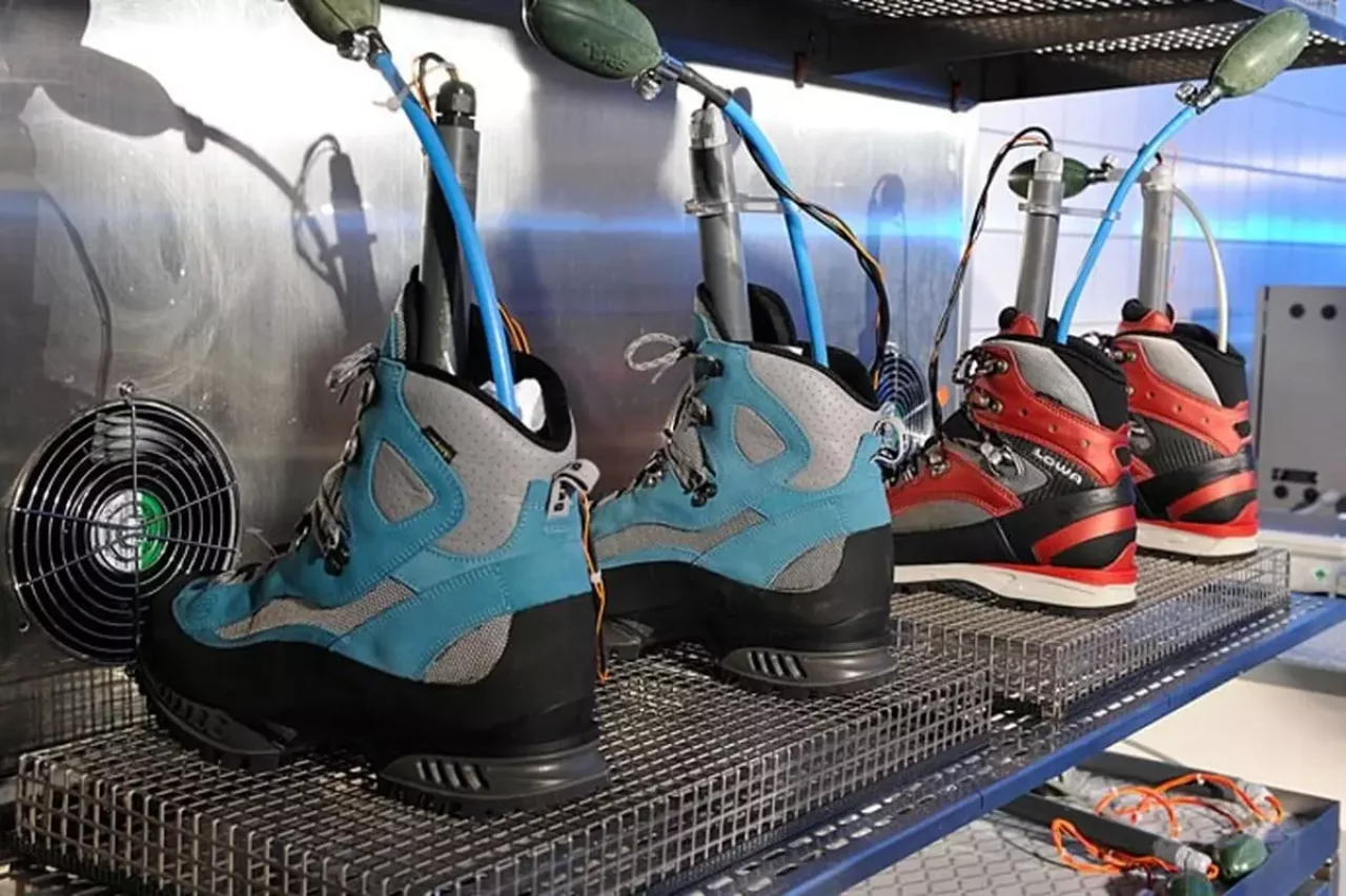 GORE-TEX フットウェア ~製品の機能性を保証するための品質基準テスト