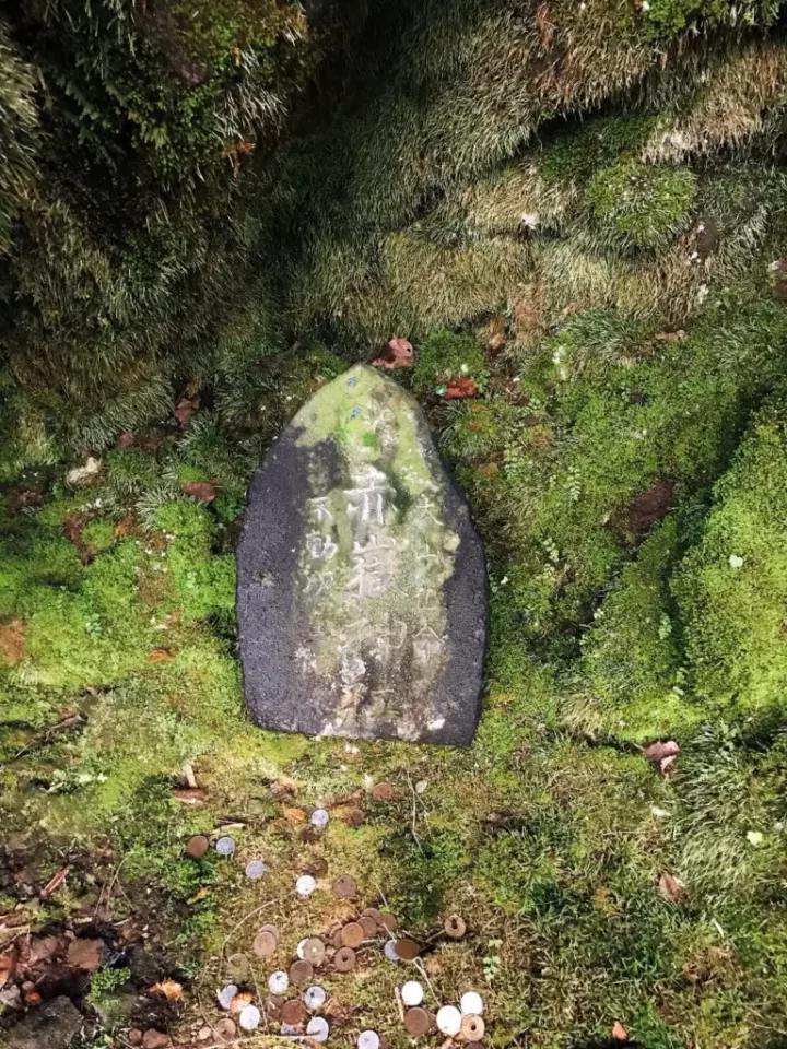 南沢には途中信仰的なポイント