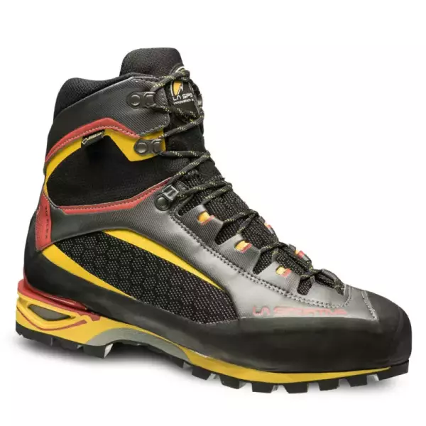 汎用性に優れたトランゴ最高峰の登山靴『トランゴタワーGTX』