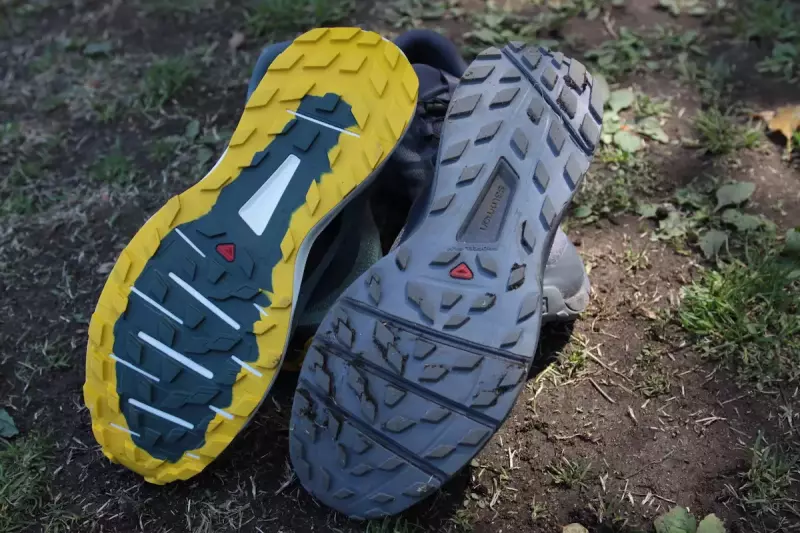 サロモンSENSE 4 PROとSENSE RIDE 3のアウトソール