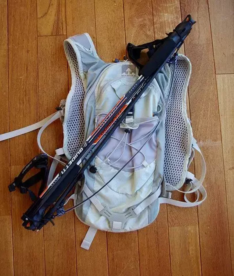 付属のキャリングストラップ