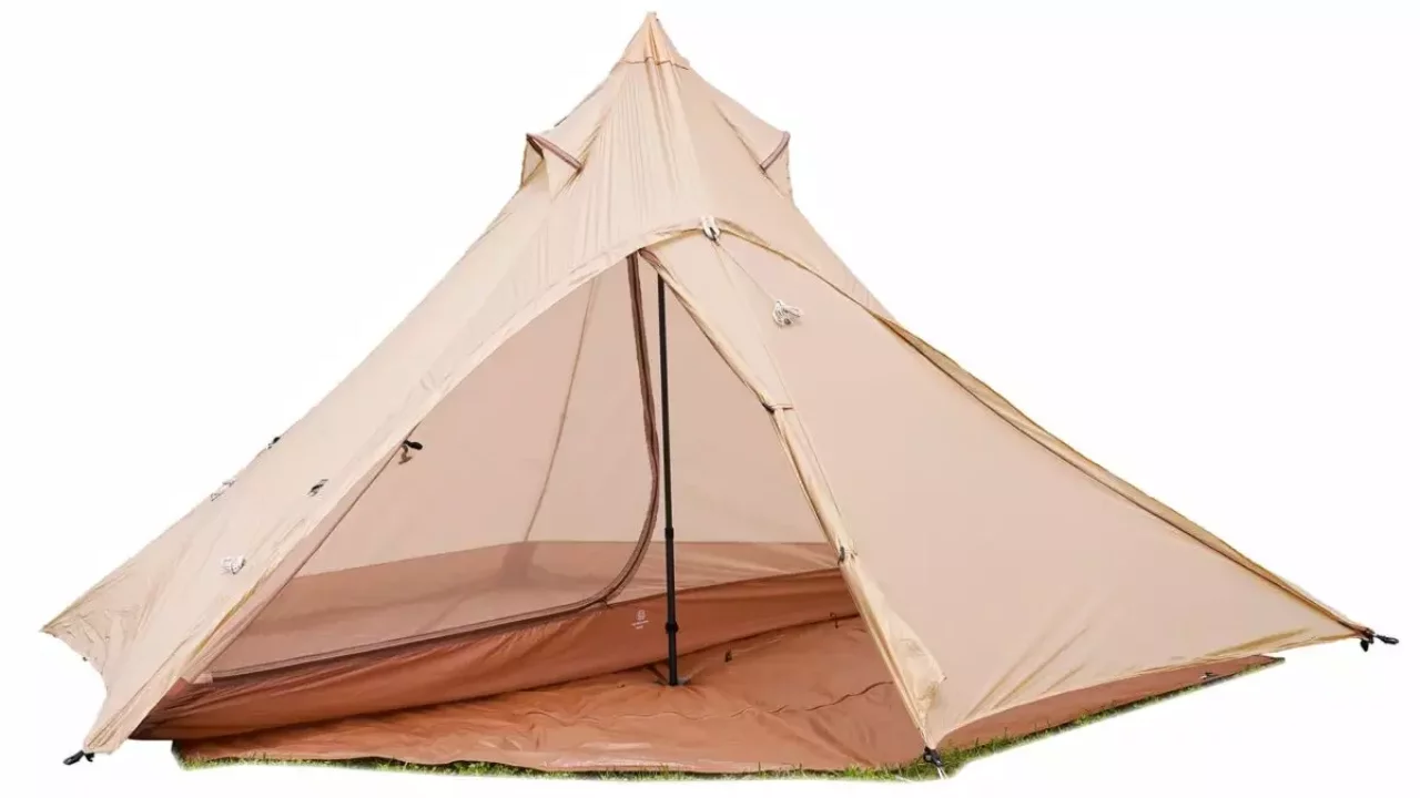 美しいシルエットを保つ軽量ワンポールテント