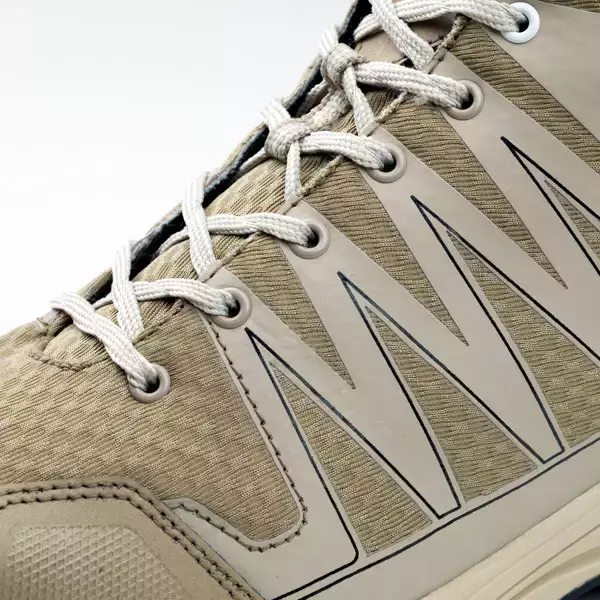 ミッドカットモデルで最も軽量な登山靴 C1_LIGHT MID