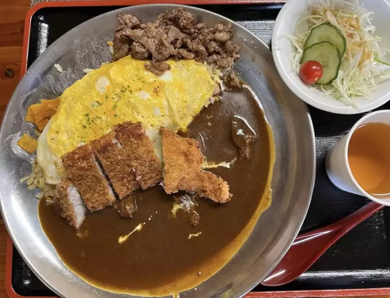 山の家奥槍戸の漢気カレー