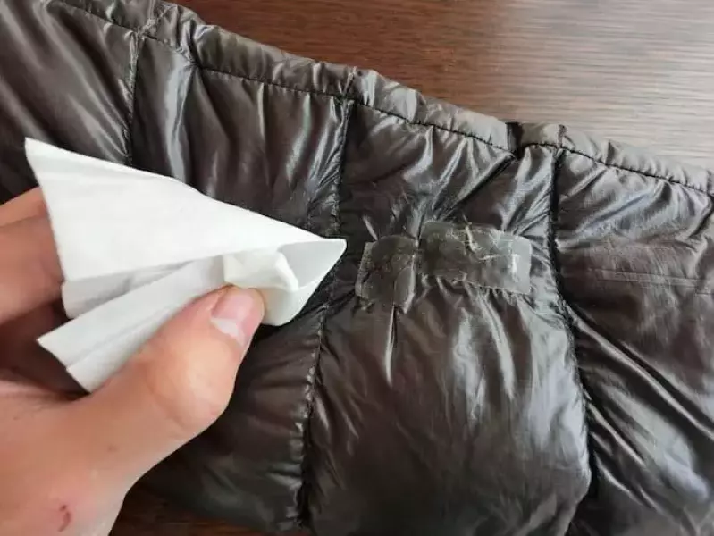 ダウン破れ補修
