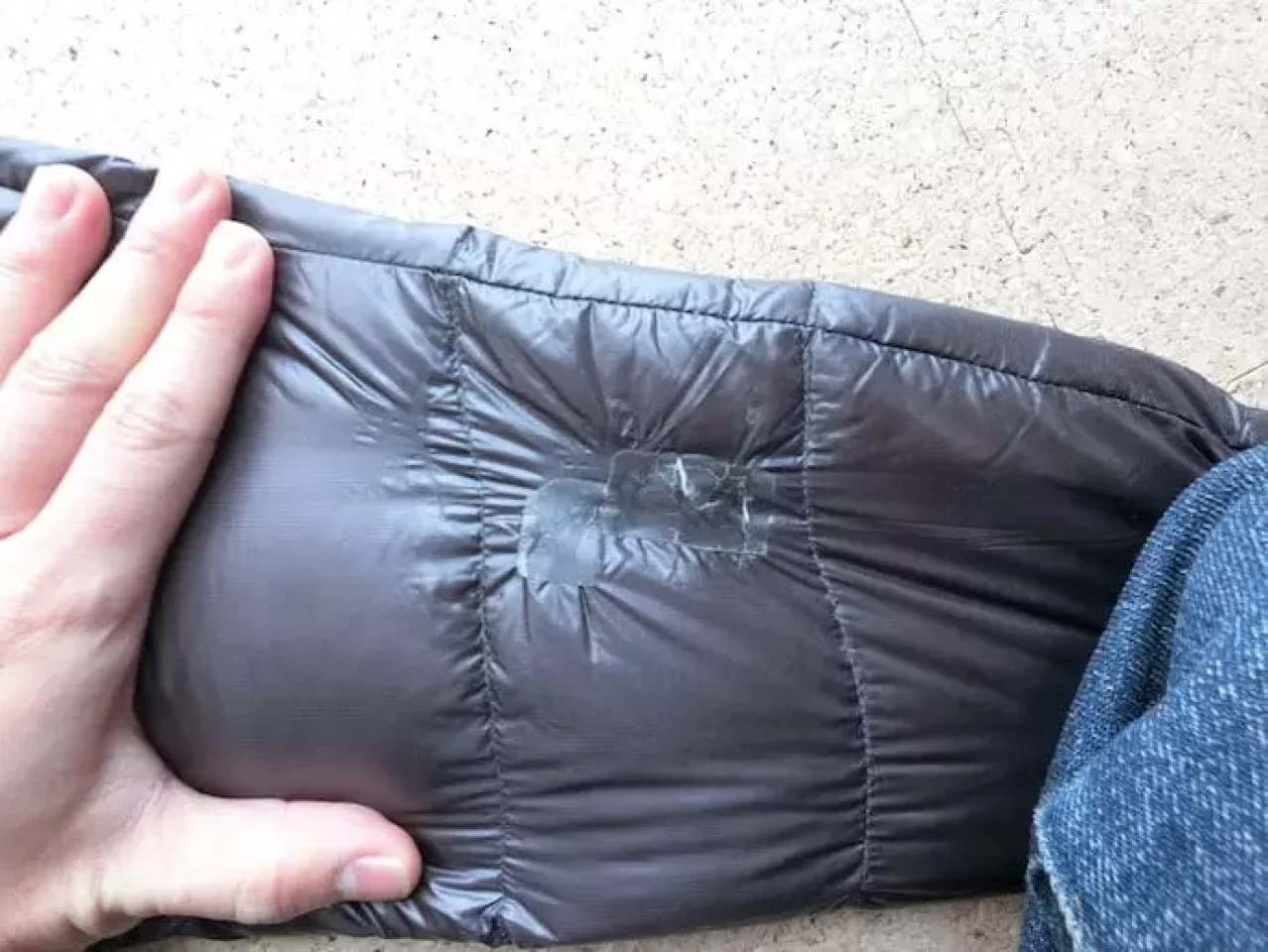 ダウン破れ補修