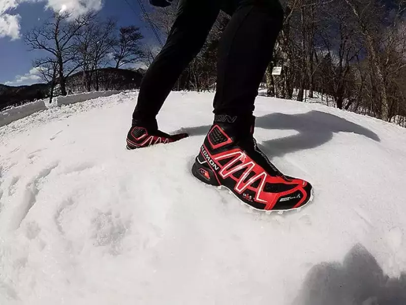 シューズはサロモンのスノークロスCS