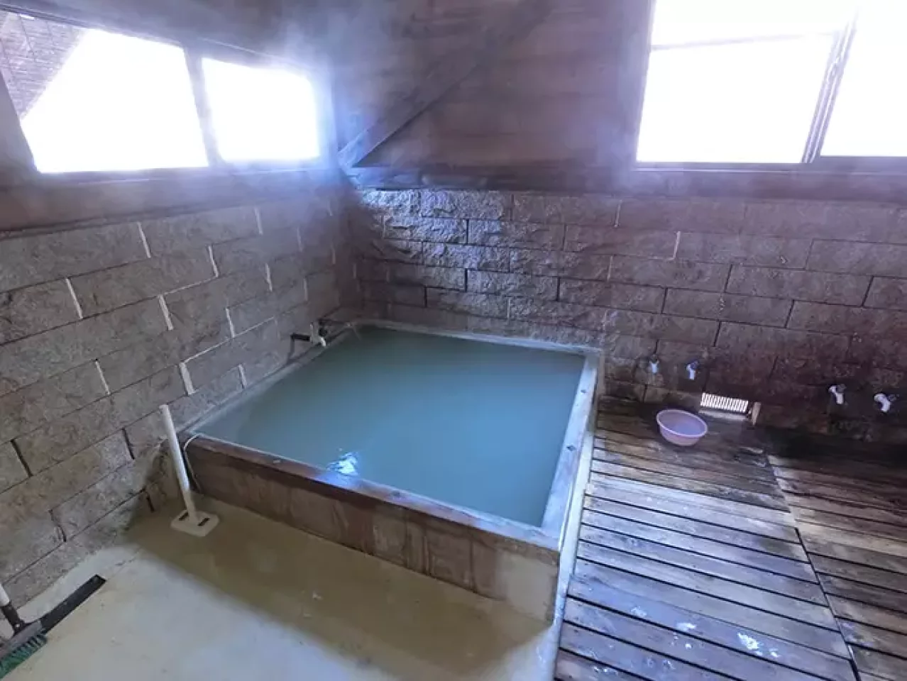 湯元にある温泉寺