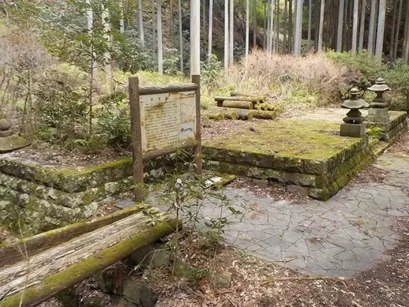 浄発願寺奥の院