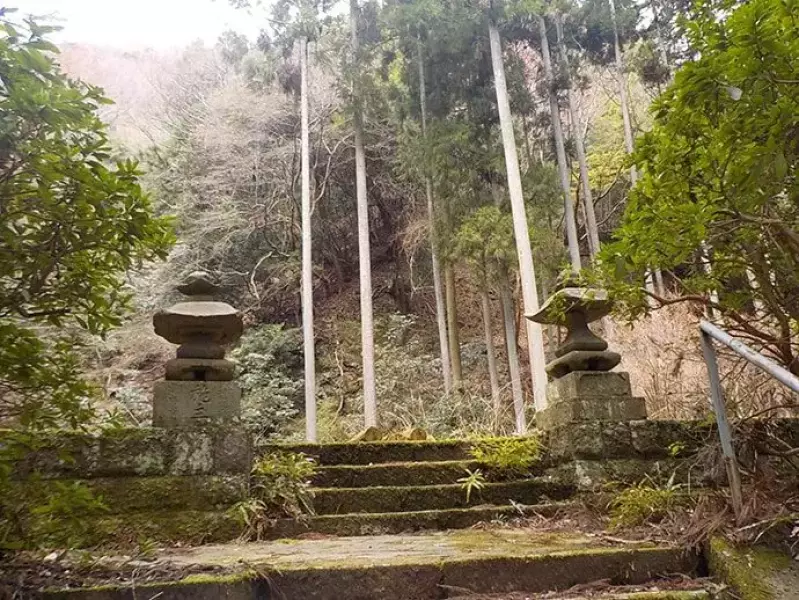 浄発願寺奥の院