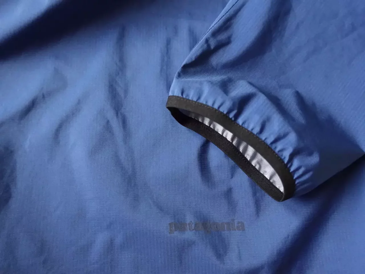 軽量 レインジャケット パタゴニア ストーム・レーサー・ジャケット