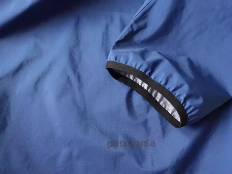 軽量 レインジャケット パタゴニア ストーム・レーサー・ジャケット