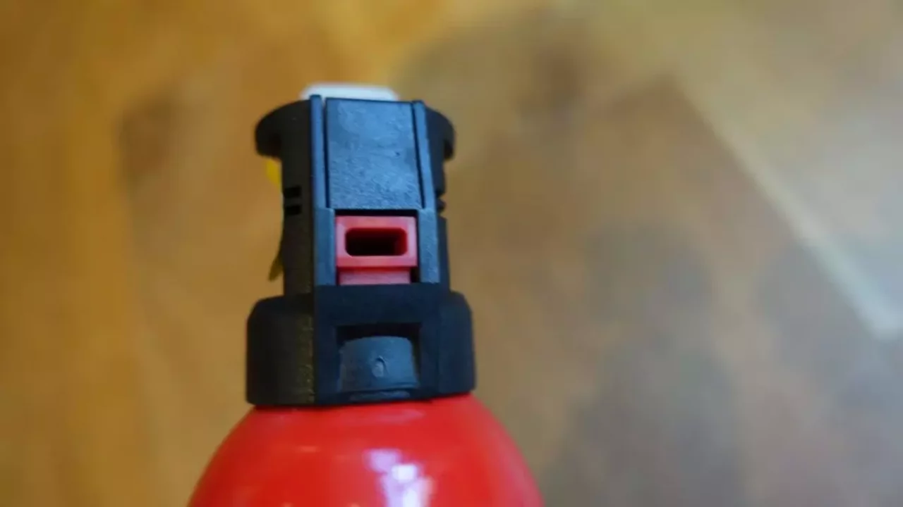 カウンターアソールトの熊よけスプレーの噴射口