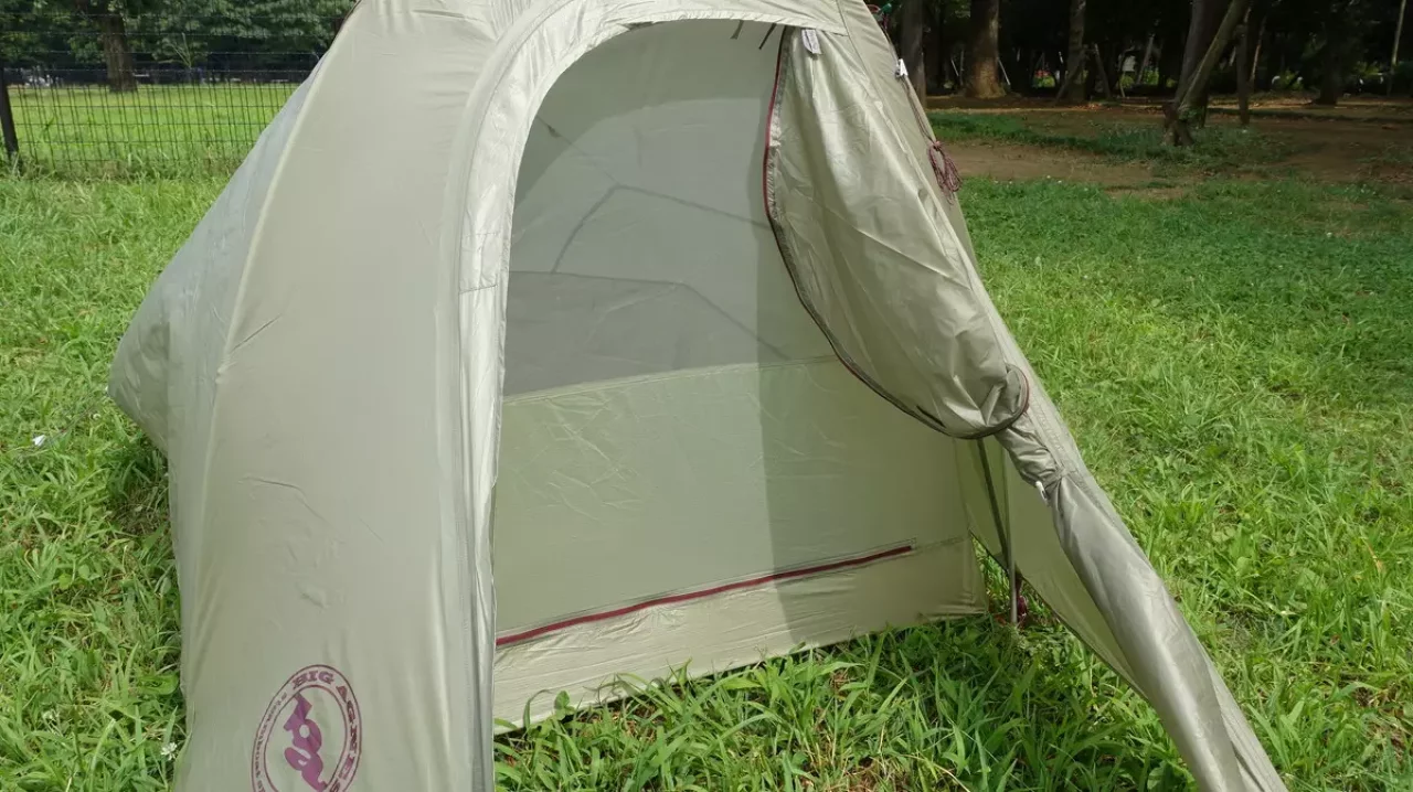 テント内部空間と外部空間