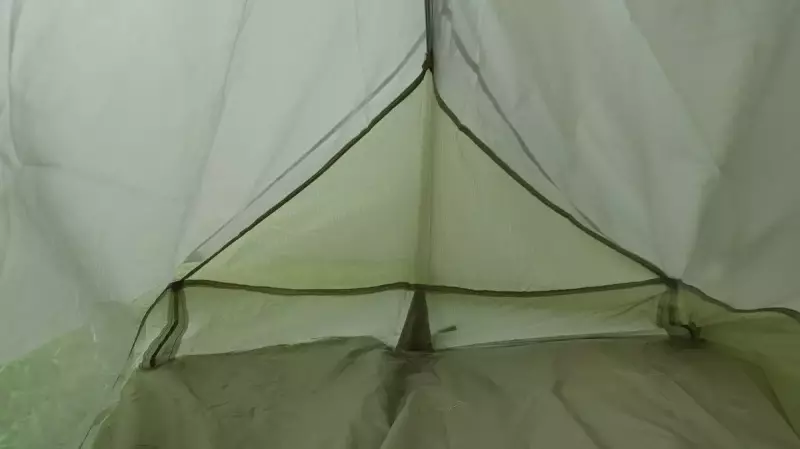 テント内部空間と外部空間