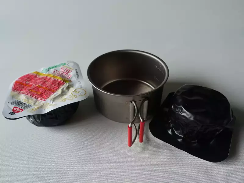 カップヌードル・リフィルとTi570cup