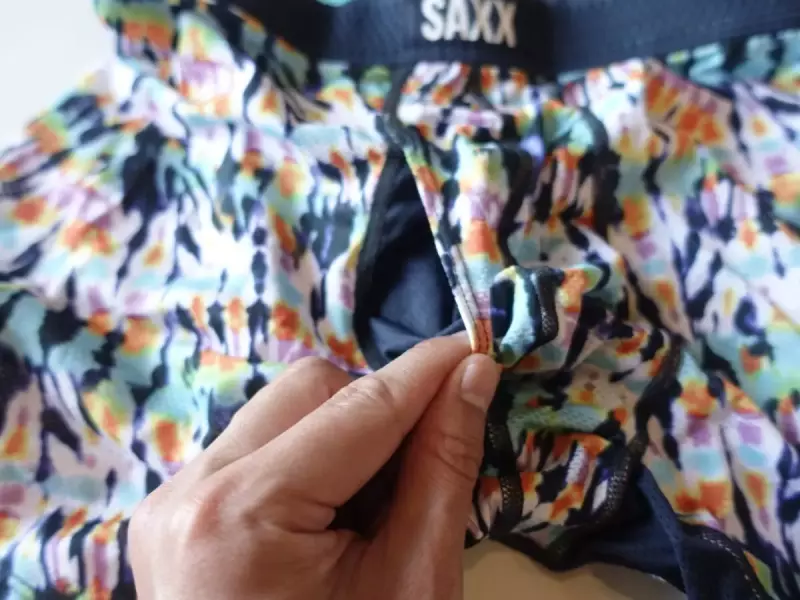 前開きで履いたままでも用を足せる