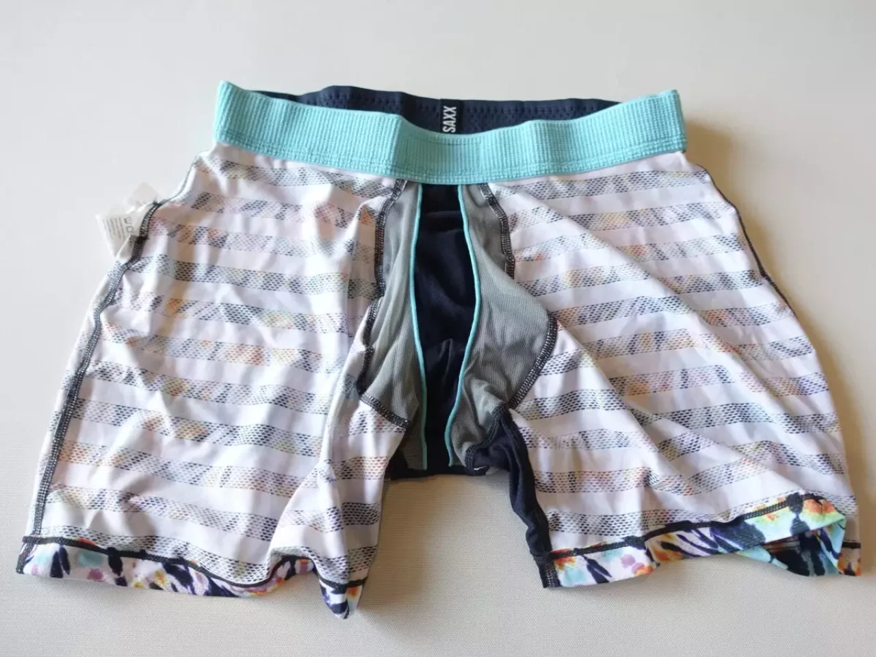 ショルダーハーネスとアンダーウェアの干渉がない