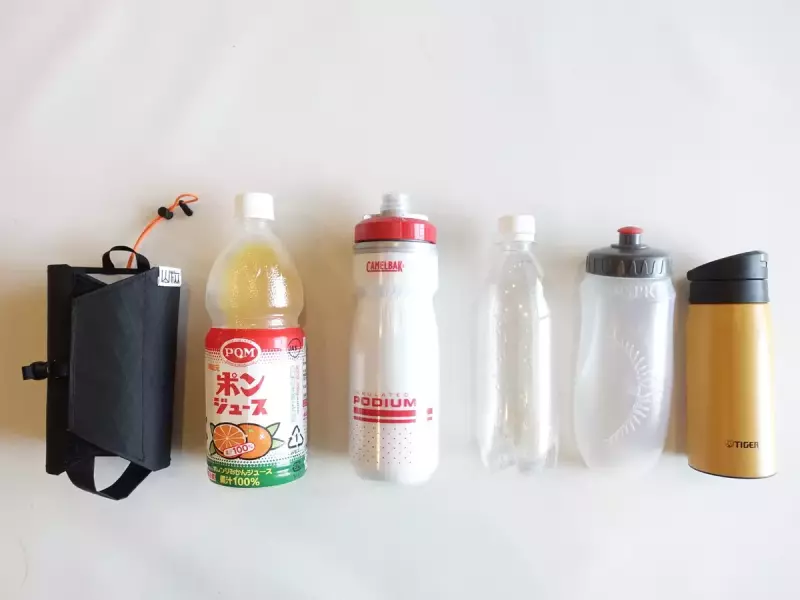 登山で持ち歩くボトル収納例