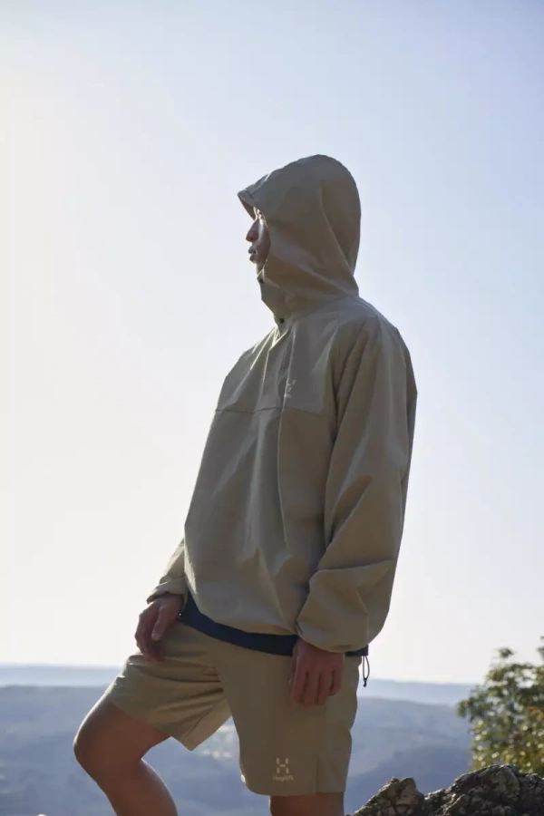 ホグロフス 新ショーツ-優れたデザイン性&動きやすさが魅力