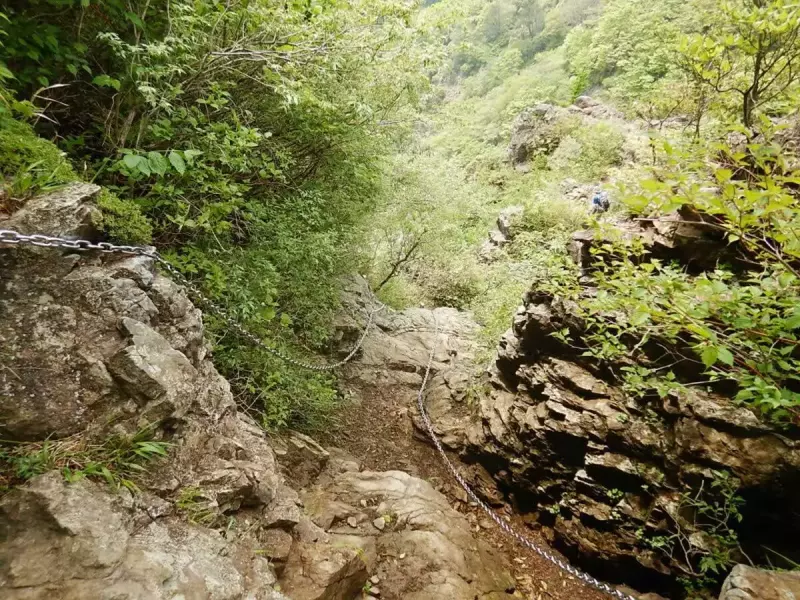 烏尾山 登山 登山道 鎖場