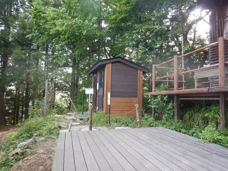 低山 おすすめ 塔ノ岳 見晴茶屋のトイレ