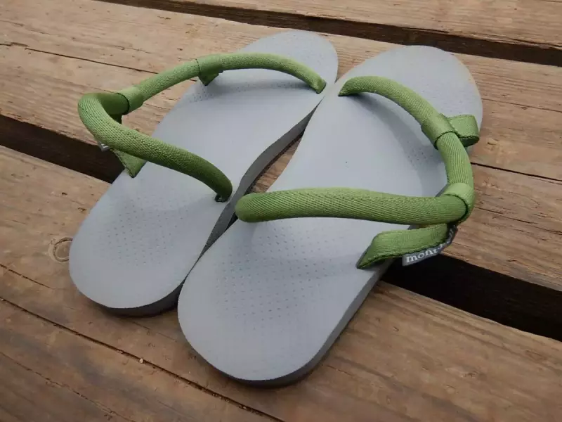 モンベル ソックオンサンダル 機能性に優れた特徴的な鼻緒