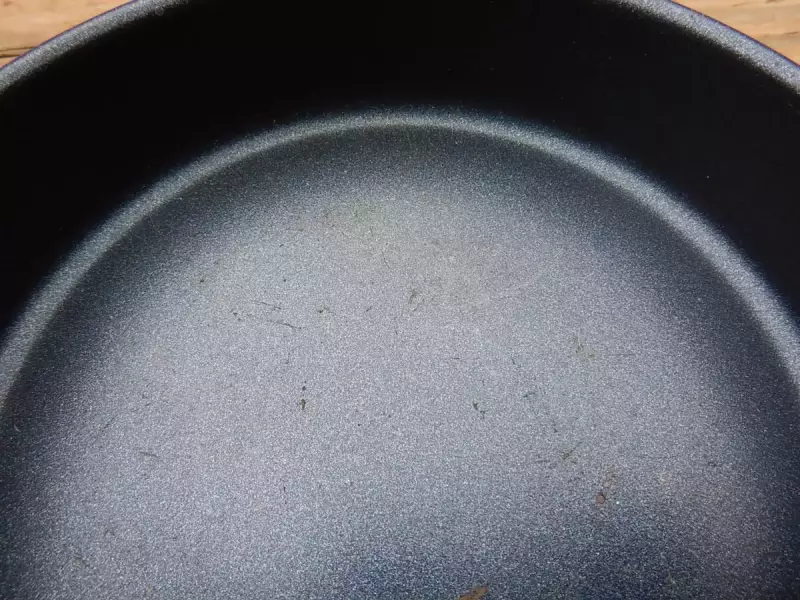 モンベル アルパインフライパン フラットな底面とフッ素加工