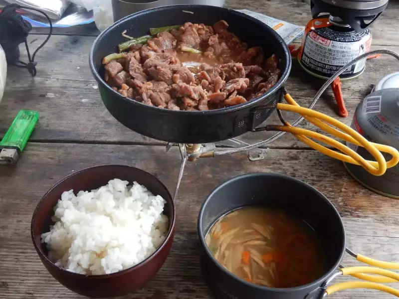 モンベル アルパインフライパン アルパインフライパンとアルパインディープクッカーで調理