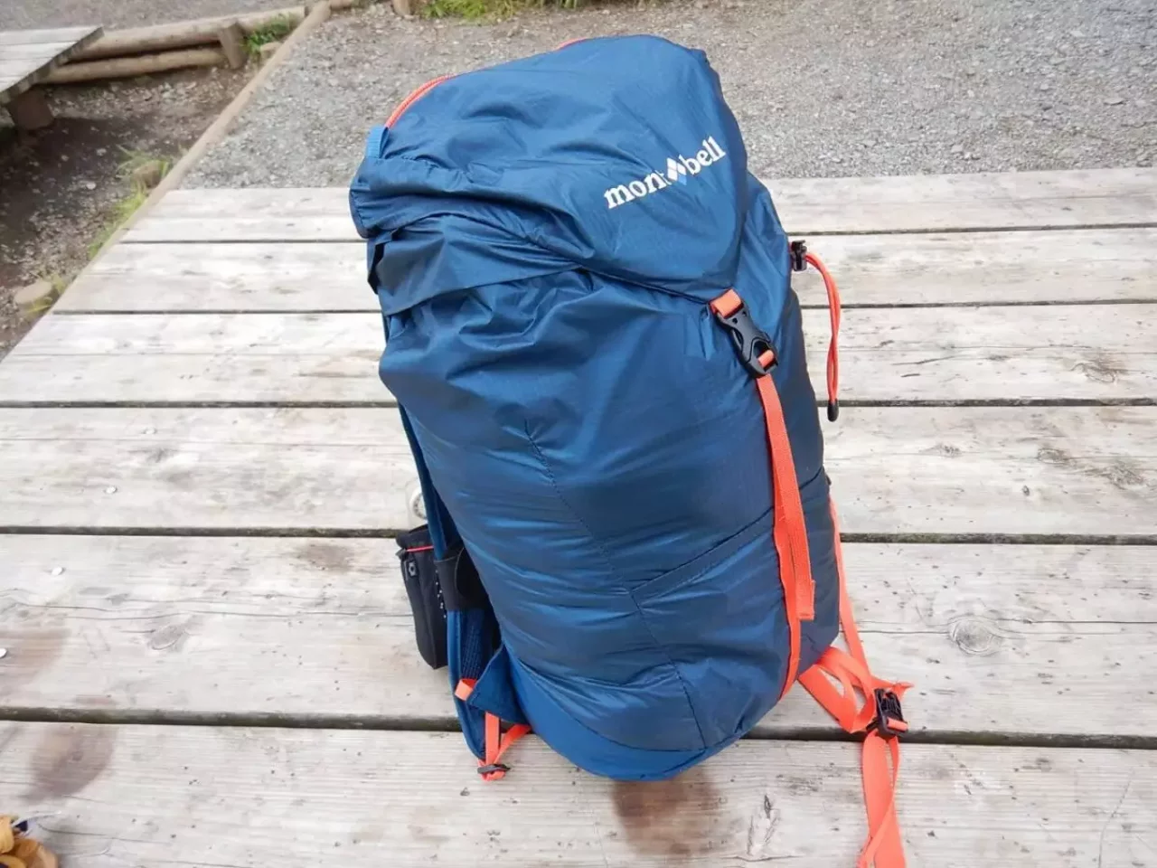 モンベル バーサライト パック 20 フロントポケット装備