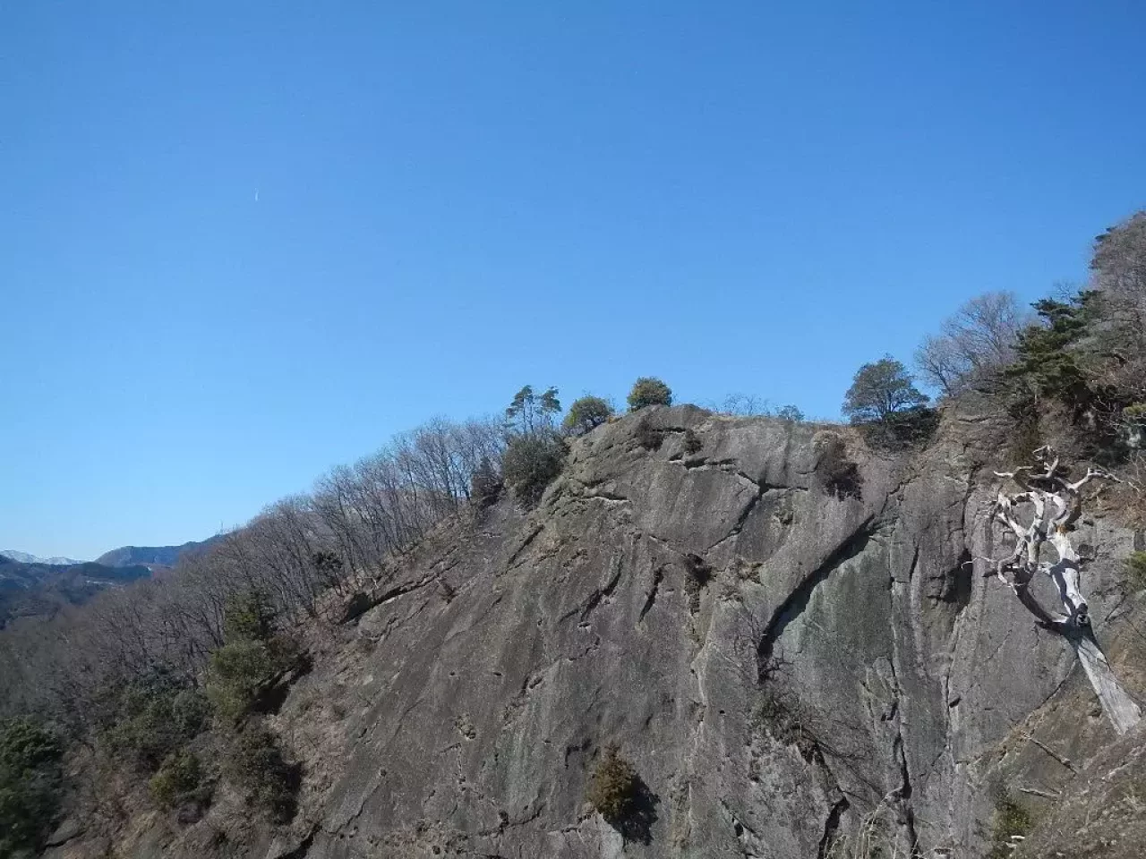 岩殿山 登山 稚児落とし
