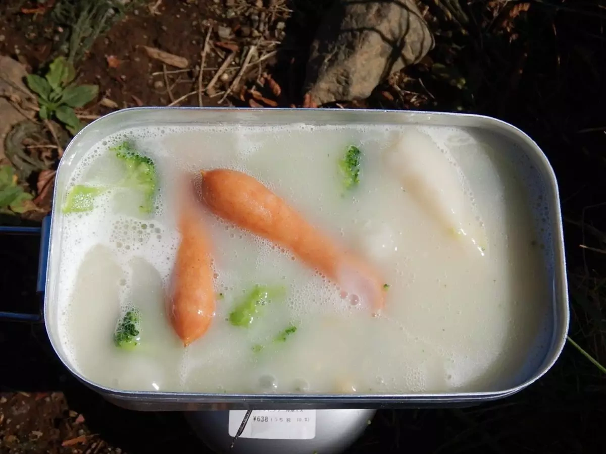 メスティン山ごはんレシピ-餅クリームシチュー