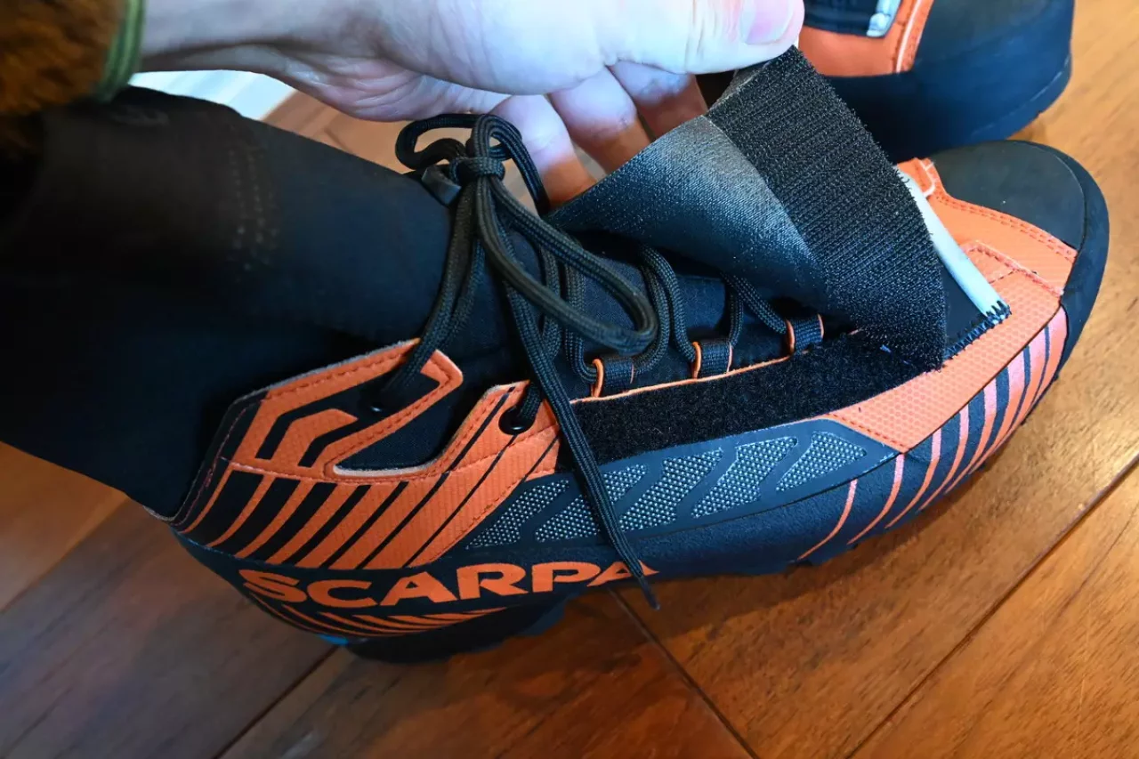 リベレTECH OD 冬山登山靴 シューレース