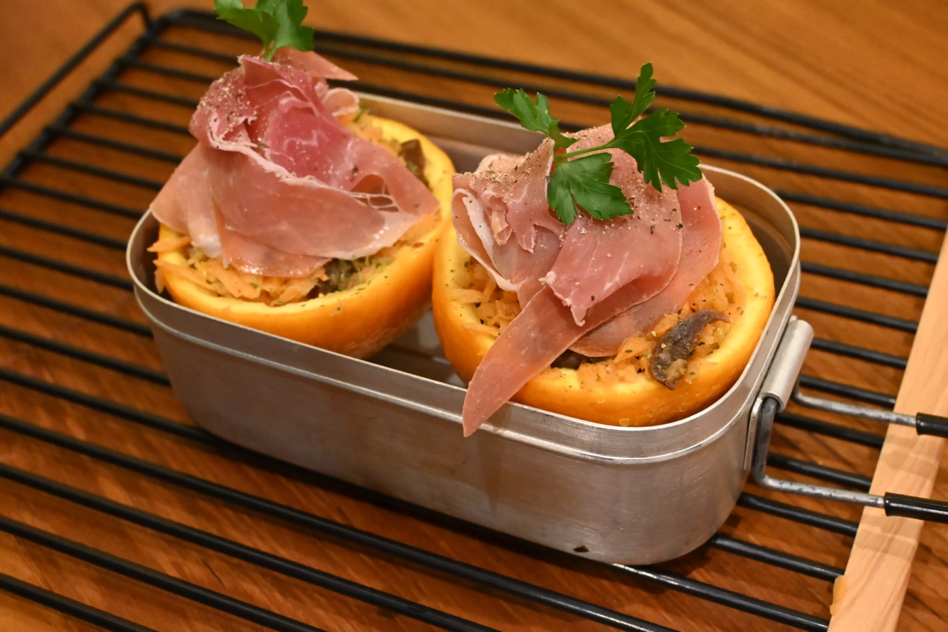 メスティン 山ごはんレシピ-豪華&楽しいスチームサラダ