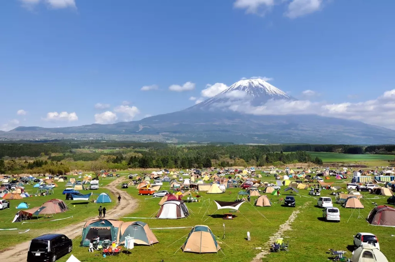 ふもとっぱらキャンプ場 富士山のふもと~頂上まで見える絶好ロケーション