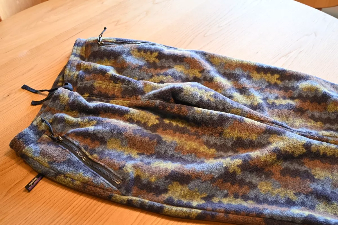 ラクでぬくぬく・新たな定番−パタゴニアのフリースパンツ『シンチラ・パンツ』