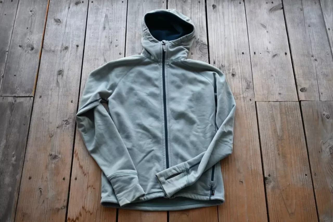 動きやすさ抜群の『Houdini-パワーフーディ』