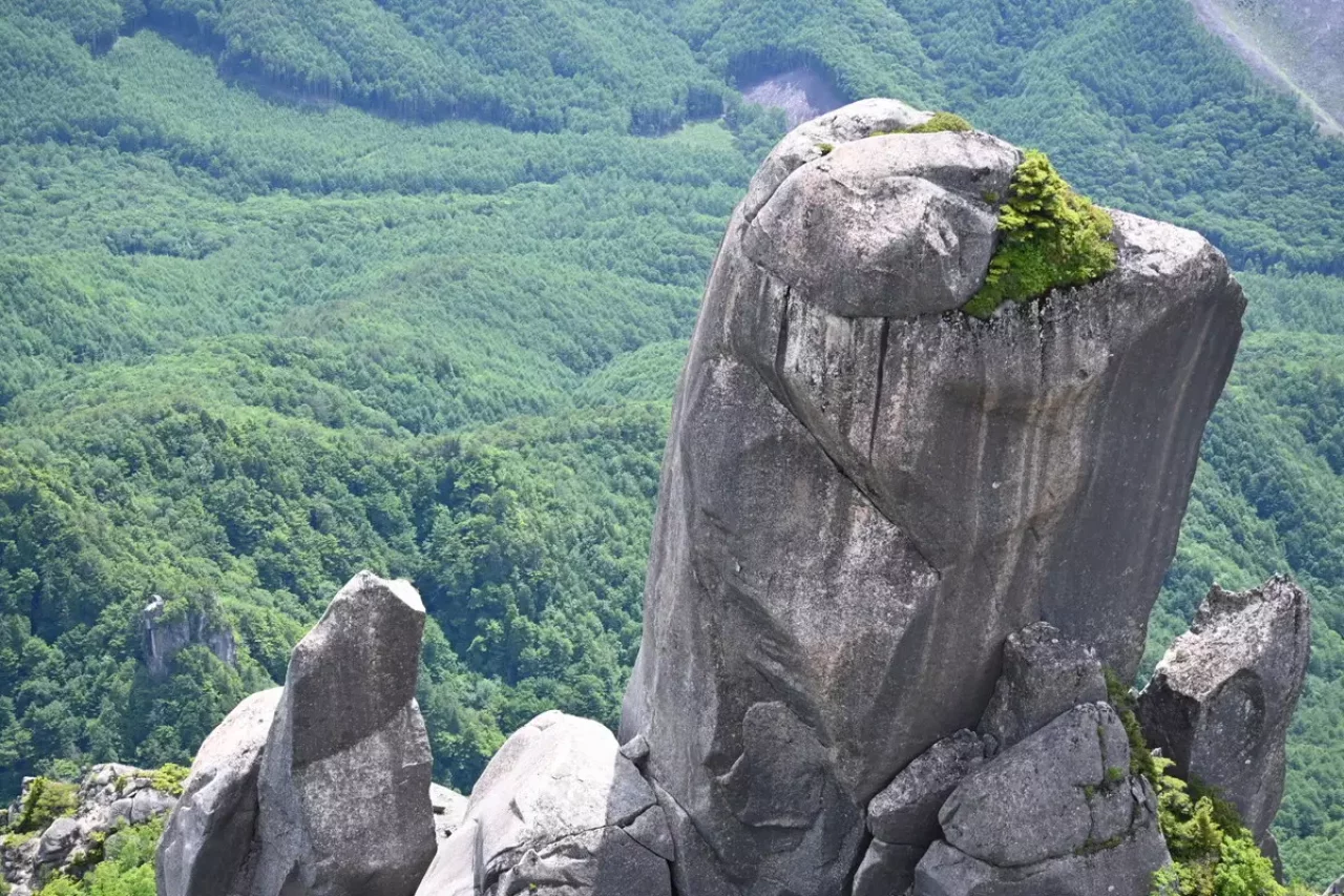 富士見平小屋から瑞牆山へ 瑞牆山山頂
