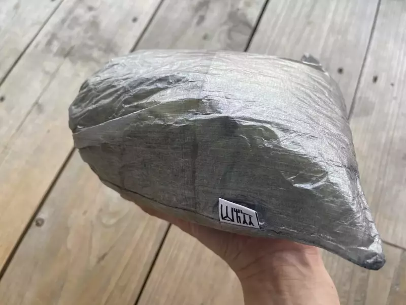 ダイニーマ製の山旅スタッフバッグMに丁度良く収納