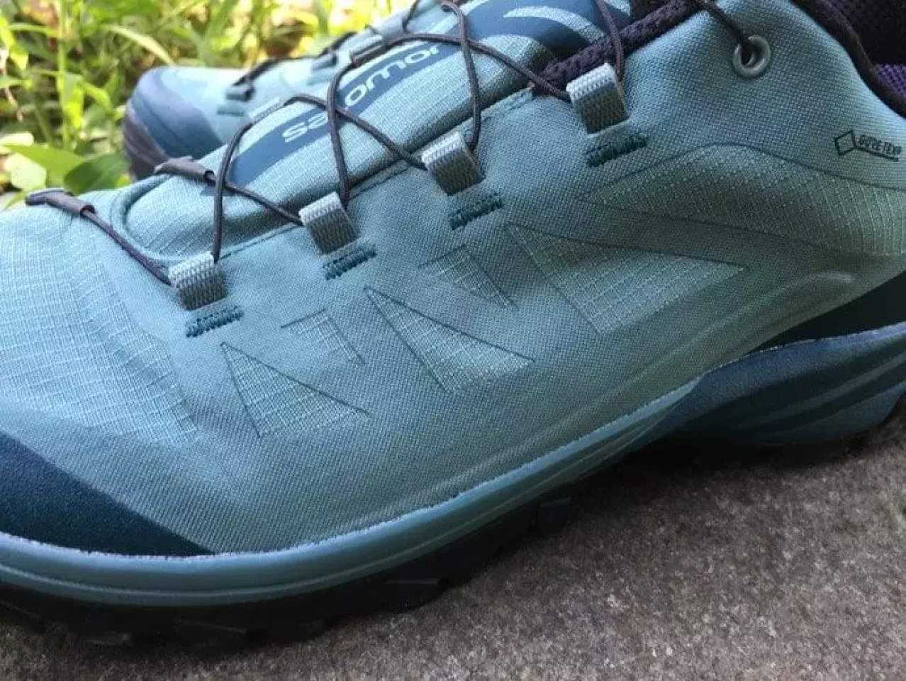 サロモンOUTpath GORE-TEX®のフィット感