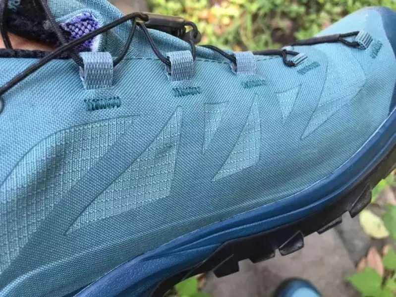 サロモンOUTpath GORE-TEX®のフィット感