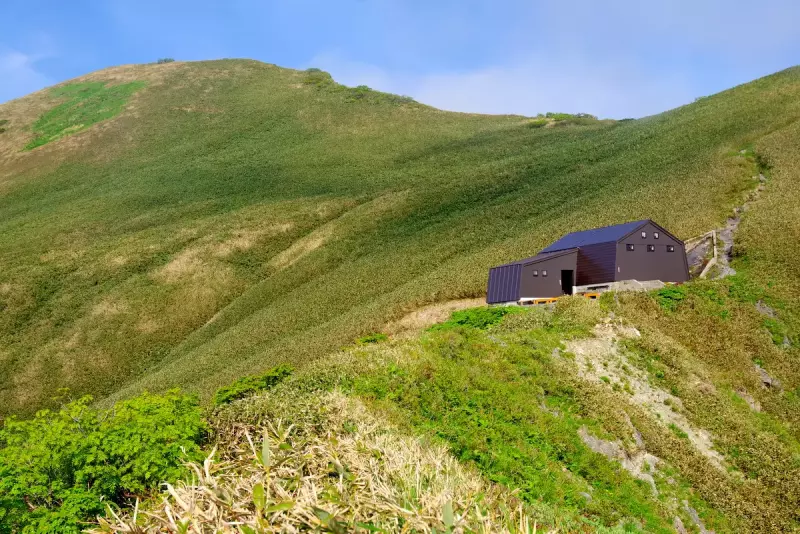 小屋泊でゆっくり探訪、夏の谷川連峰縦走1日目「茂倉岳」|登山レポート|レポート|山のコト|登山・トレラン・山スキーマガジン「山旅旅」