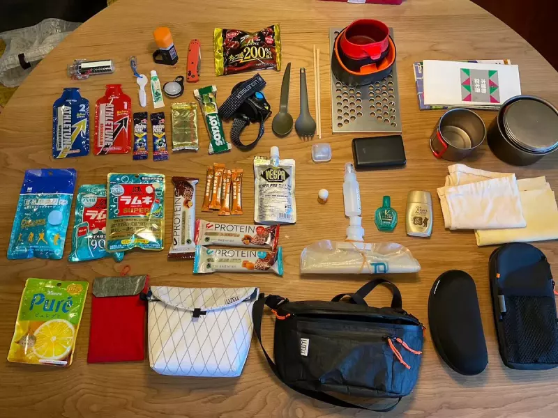 登山初心者さんに知ってもらいたい!登山で役立つ小物類&携行アイテム【休憩時&テント場で使うもの】|ライターの愛用品|レポート|山のコト|登山・トレラン・山スキーマガジン「山旅旅」