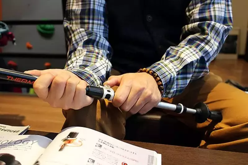 トレッキングポール『LEKI サーモライトAS』スピードロックシステム