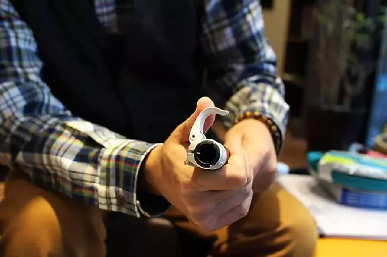 トレッキングポール『LEKI サーモライトAS』スピードロックシステム